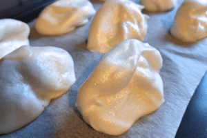 Lire la suite à propos de l’article Meringues sans sucre ni édulcorants, la recette